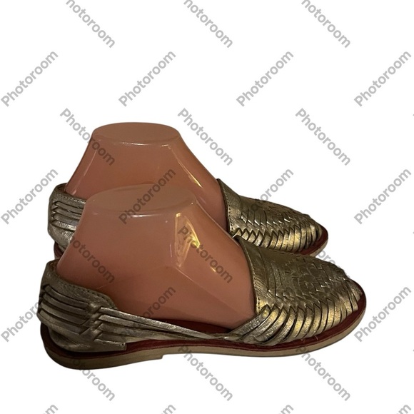 Espirita Metallic Gold Sandals Sz 7 - Picture 1 of 12